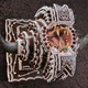 Illustration for article titled If H.R. Giger were a pastry chef, his cakes might look something like this